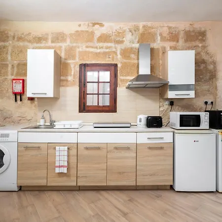 Quaint Ground Floor By The Sea Appartement *